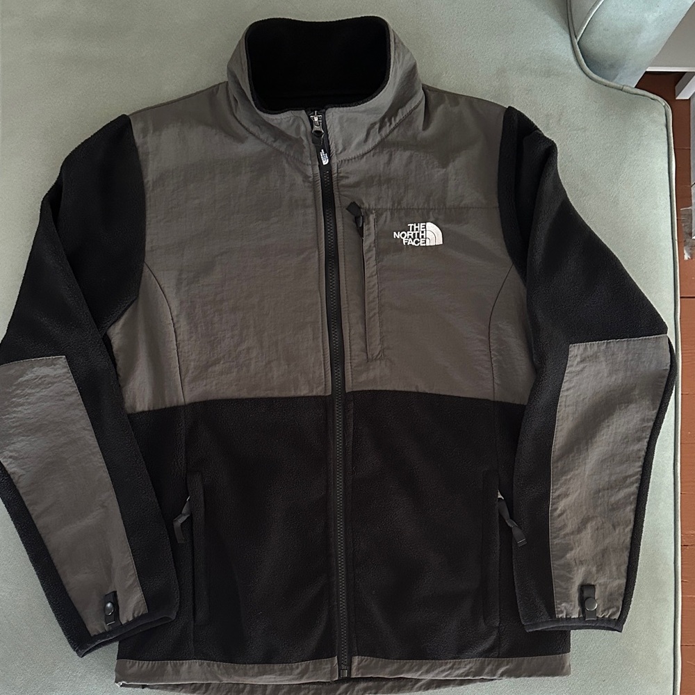 The North Face Women’s Large Black and Dark Gray Denali Jacket